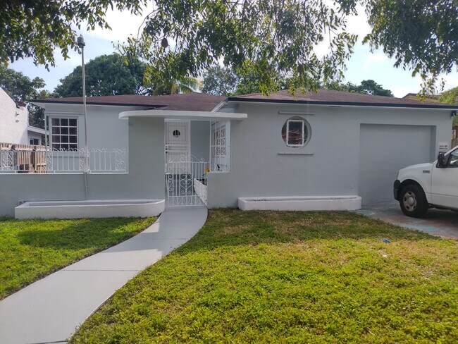 house - 2238 SW 6th St