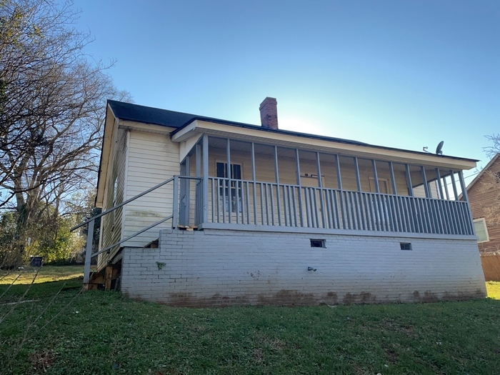 Primary Photo - Spacious Anderson Home