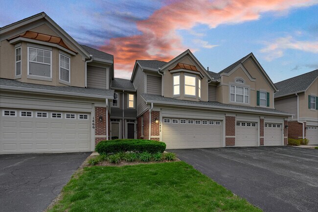 Foto del edificio - 1472 N Pinehurst Dr