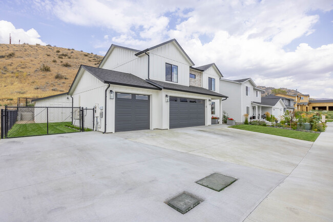 Building Photo - 1107 Sunny Brooke Ln