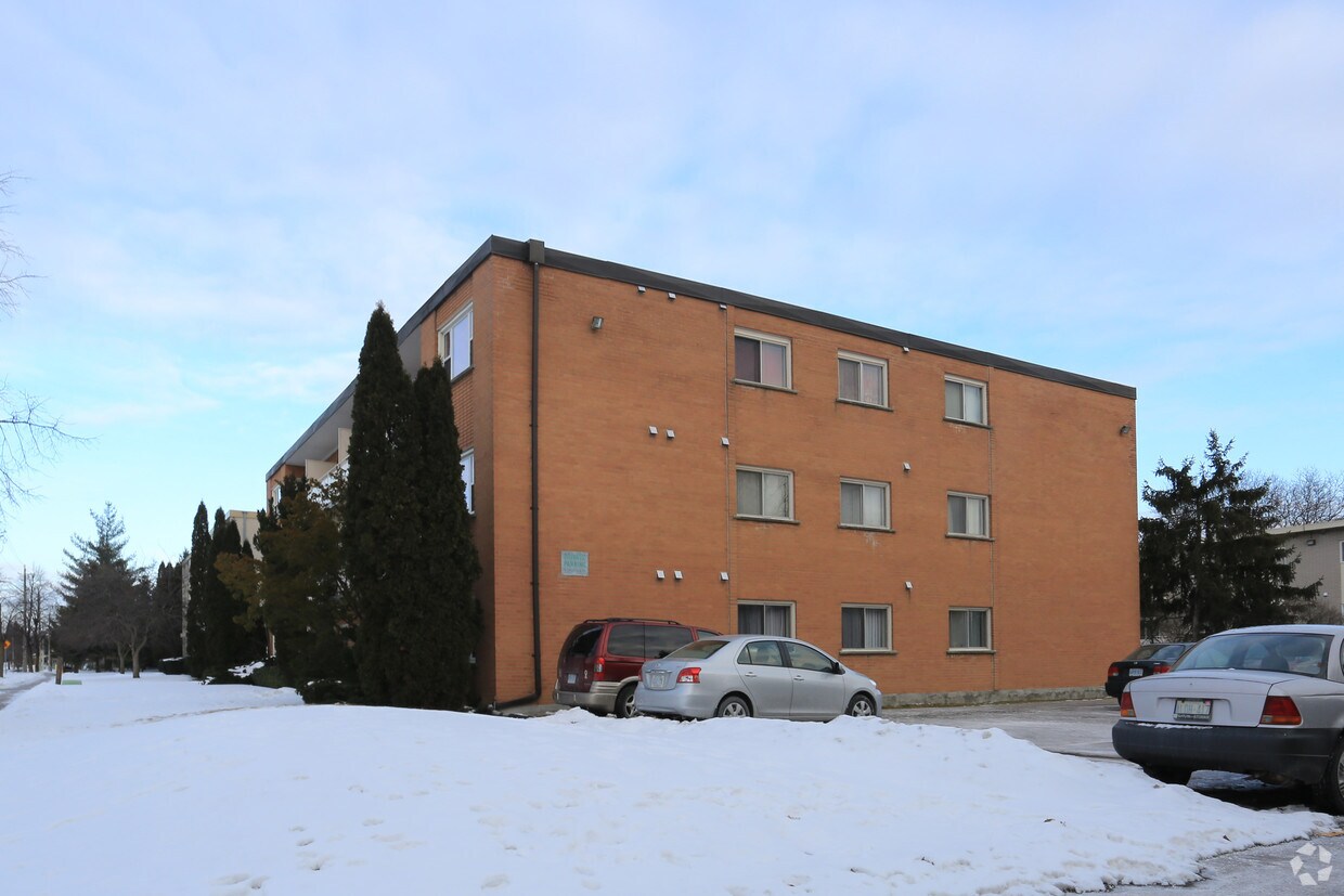 Building Photo - Lorraine Avenue