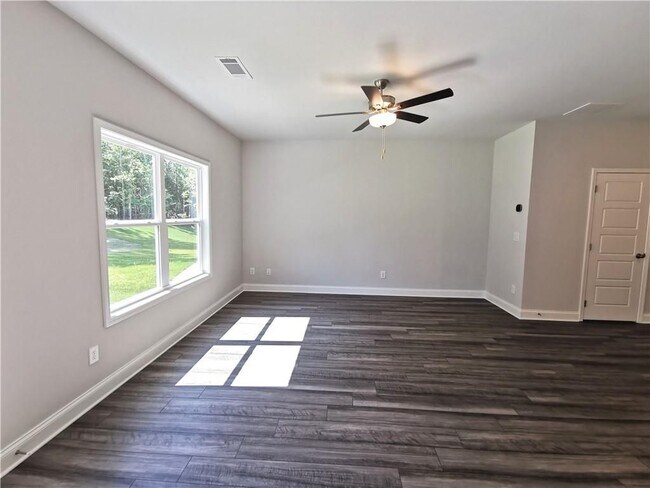 Building Photo - 209 Station Overlook Dr