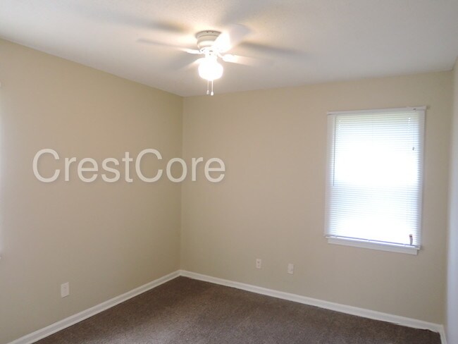 Building Photo - 6275 Foxbriar Dr