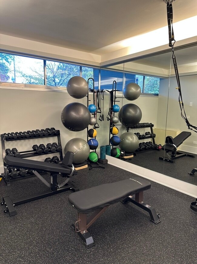 Building Photo - 1555 N Dearborn Pkwy