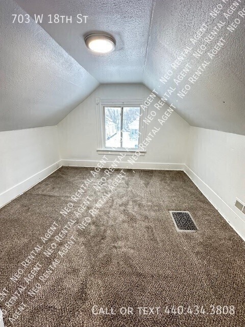 Foto del edificio - 703 W 18th St