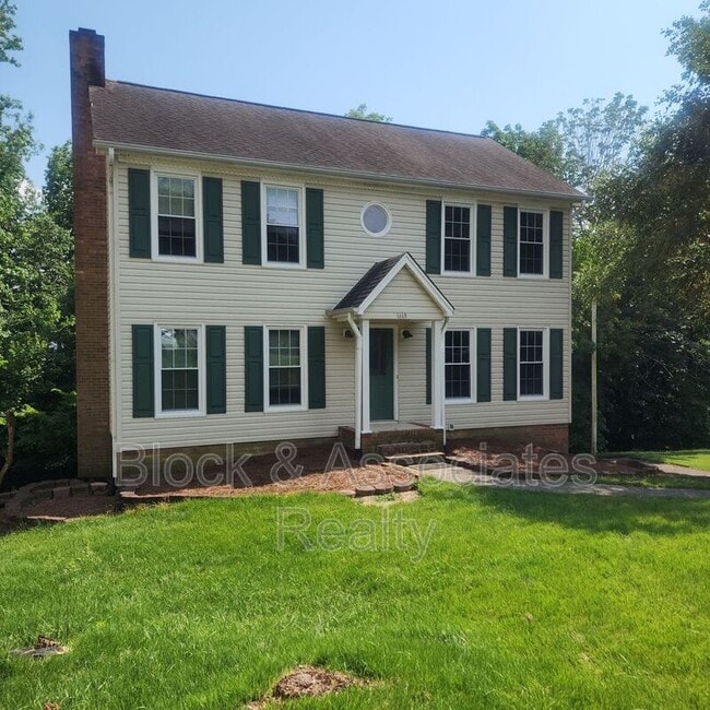 Building Photo - 1613 Round Hill Cir