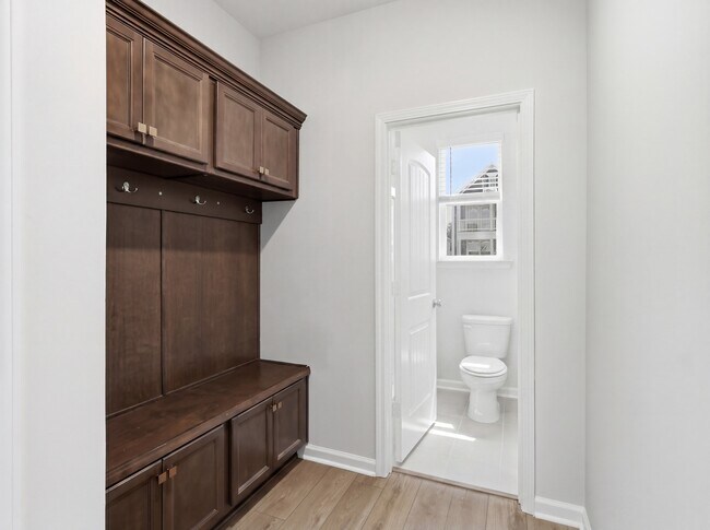 Building Photo - 103 Frosted Iris Ln