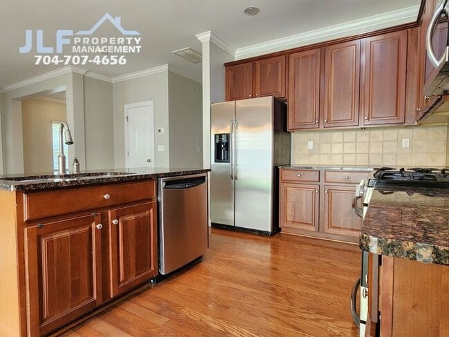 Foto del edificio - Beautiful 2 Story Condo in the Ballantyne Area of Charlotte!