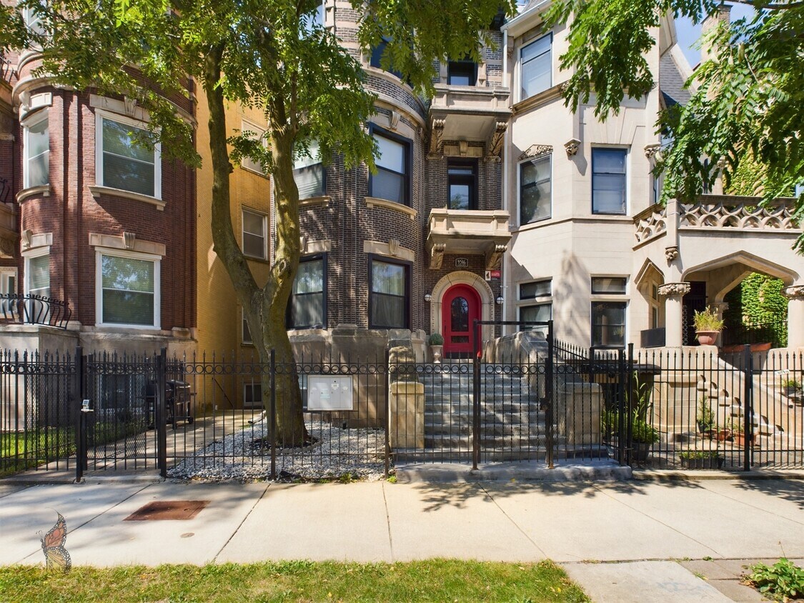 Primary Photo - 4516 S King Dr