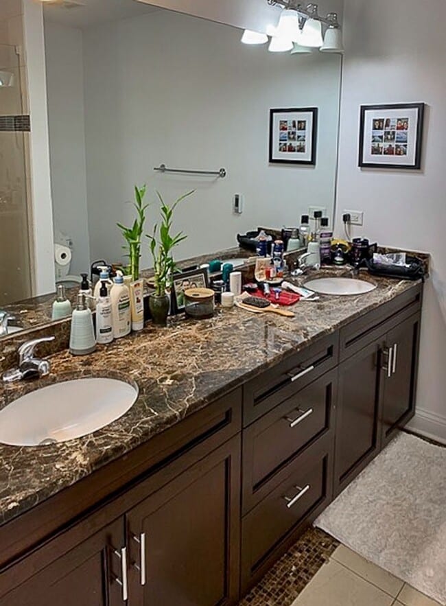 Building Photo - 2847 N Southport Ave