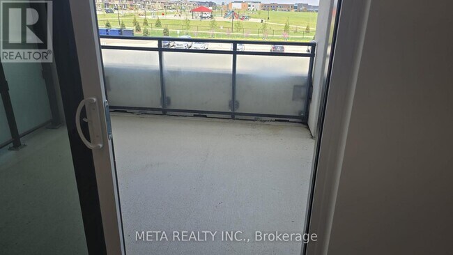 Photo du bâtiment - 760-760 Whitlock Ave