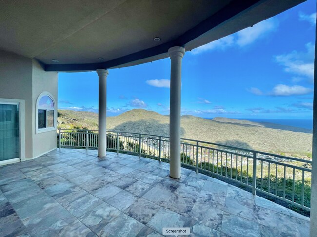 Photo - 1085 Hoa St House