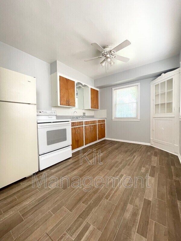 Building Photo - 2114 Berdan Ave