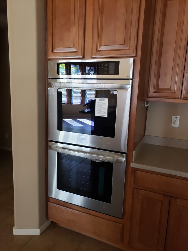 NEW DOUBLE OVEN JUST INSTALLED - 14122 E Geronimo Rd