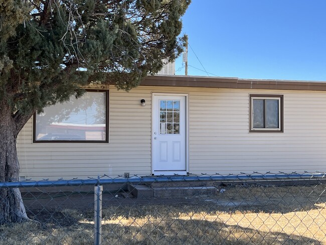 Building Photo - 102 E Yuma St