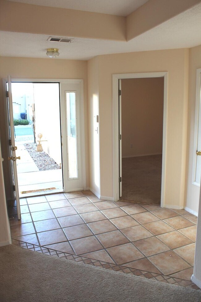Building Photo - 256 Glenridge Park Ln NE