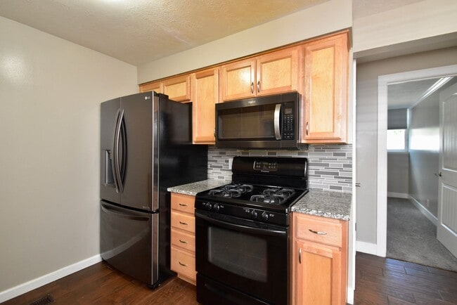Photo - Cute 2 Bed 1 Bath Condo in Bountiful!!