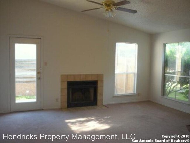 Foto del edificio - 5619-5621 Lochmoor
