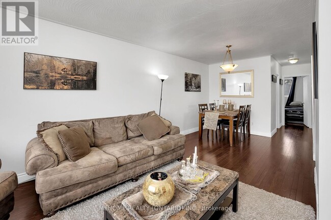 Building Photo - 1508 Sandgate Crescent
