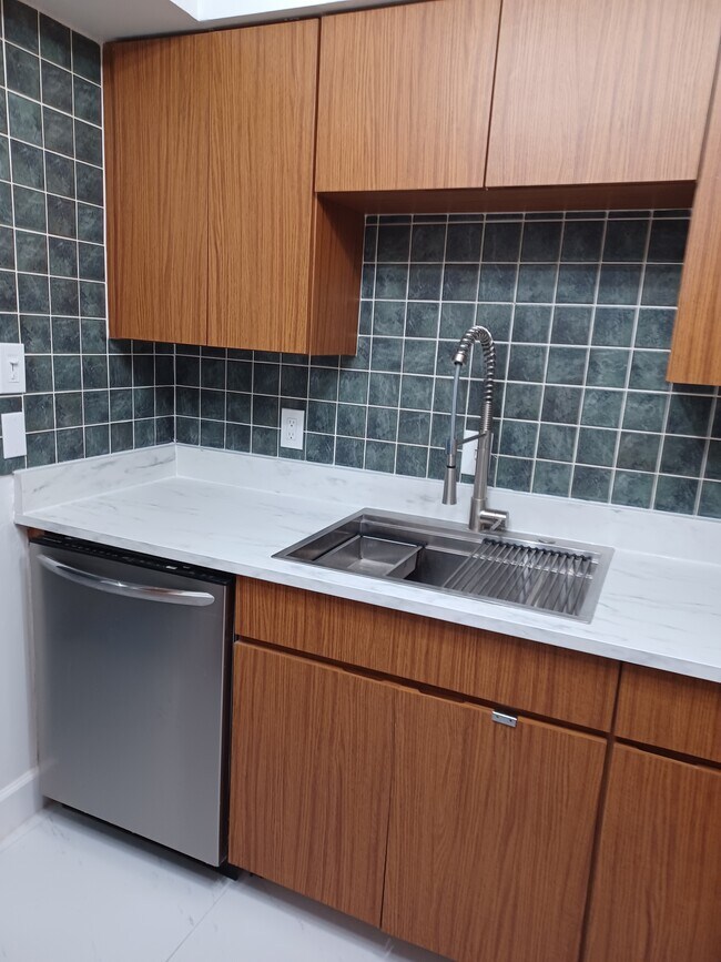 Foto del edificio - 536 Orange Dr