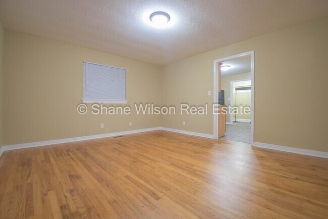 Foto del edificio - 804 Henderson Ave