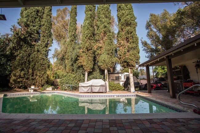 Foto del edificio - 5712 Shirley Ave