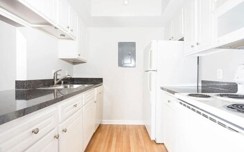 Building Photo - 8205 Whispering Oaks Way