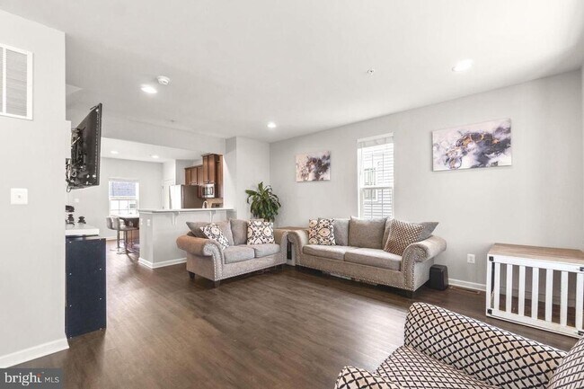 Building Photo - 5758 Barts Way