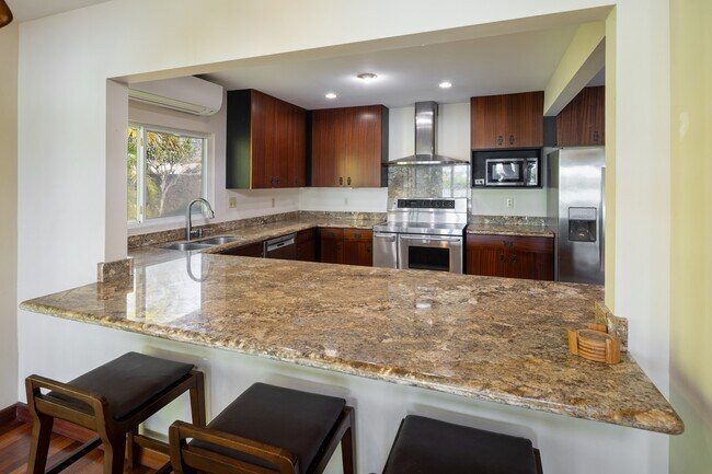 Foto del edificio - 6969 Niumalu Loop