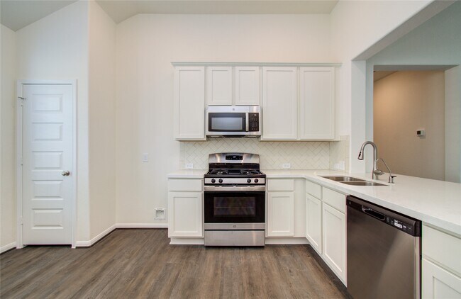 Foto del edificio - 8414 Beacon Bay Cir