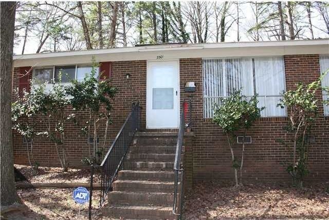 Building Photo - Coming Soon Cozy Duplex off The Plaza