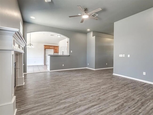 Building Photo - 2505 Black Oaks Cir