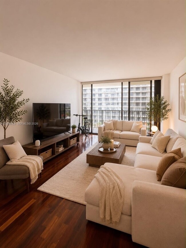 Building Photo - 1450 Brickell Bay Dr