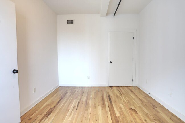 Building Photo - 505 4th St