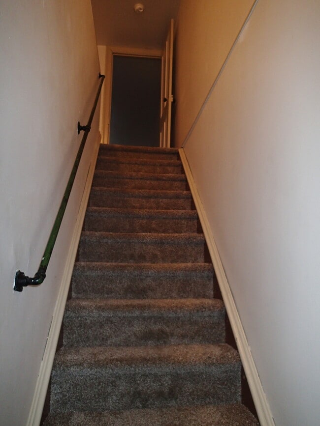 Building Photo - 516 3rd St