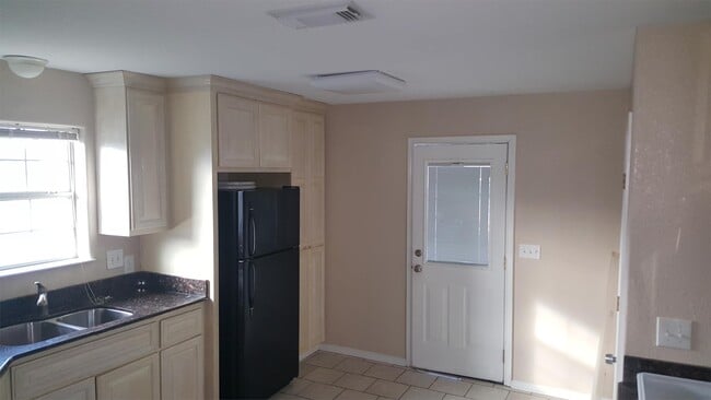 Building Photo - 516 Shannon's Way