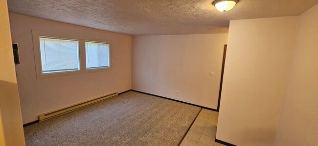 Building Photo - 2857 City View Dr