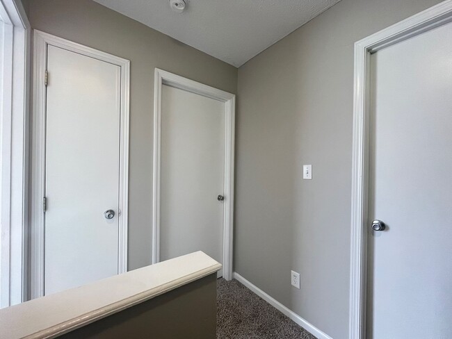 Building Photo - Rand 938 FABULOUS TOWNHOUSE! DON'T MISS TH...