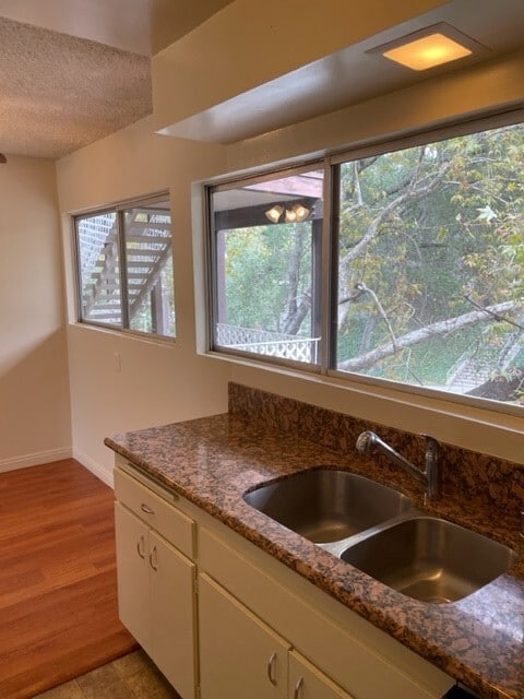 Kitchen - 2076 Valderas Dr
