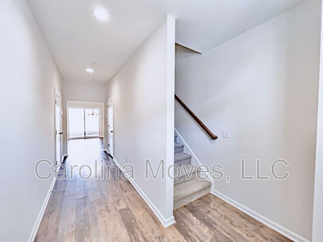 Building Photo - 303 Trail Branch Ct