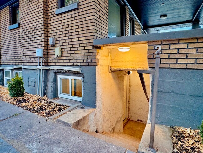 Foto del edificio - 76 W 200 S