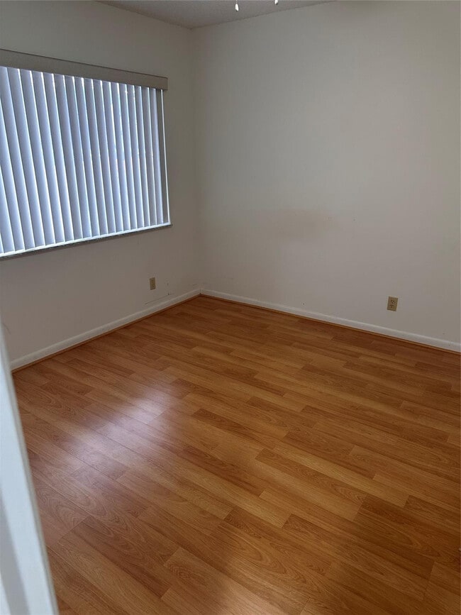 Foto del edificio - 7281 Amberly Ln