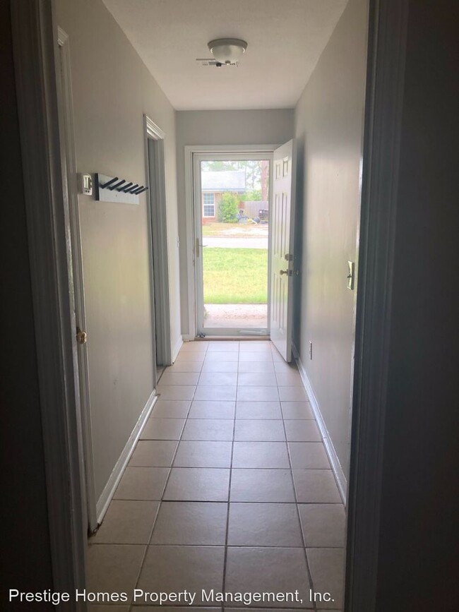 Building Photo - 4 br, 2.5 bath House - 39 Verna Circle