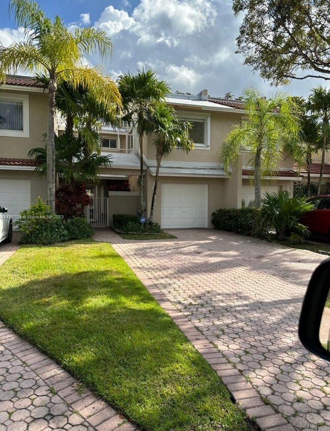 10204 NW 52nd Ter, Doral, FL 33178 Townhome Rentals in Doral FL