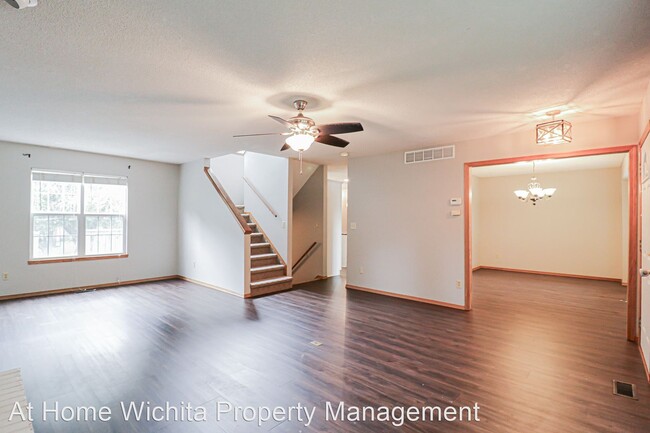 Foto del edificio - 5 br, 3.5 bath House - 2414 N Baytree Ct
