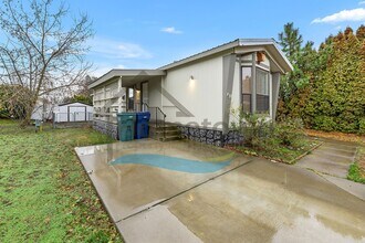 Building Photo - 1615 W Marlborough Ave