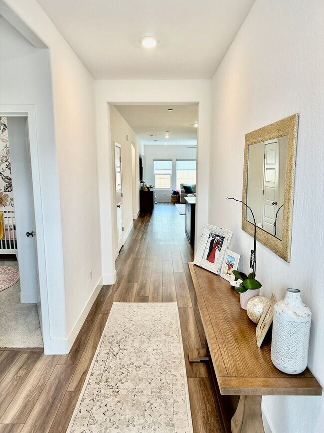 Foto del edificio - 3 br, 2 bath House - 5853 E Truman Ave