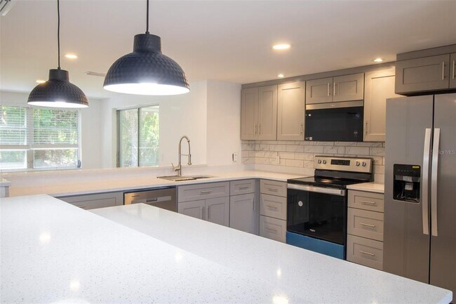 Foto del edificio - 4416 Rudder Way