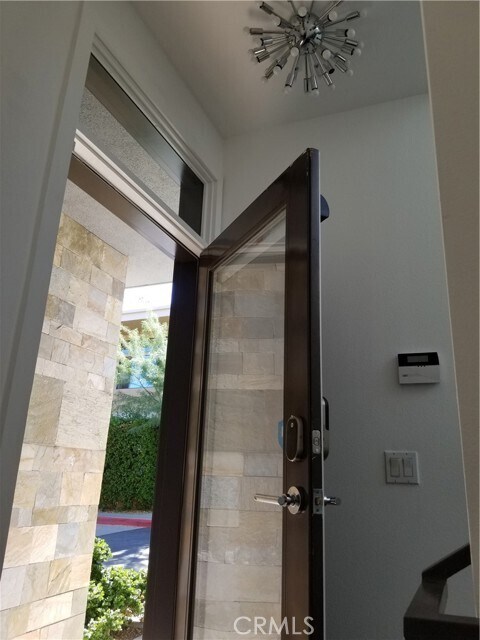 Foto del edificio - 850 E Palm Canyon Dr