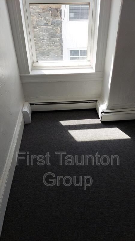 Building Photo - 9 Cedar St